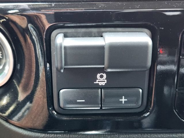 Certified 2023 Chevrolet Silverado 1500 LTZ w/ Technology Package AWD/4WD image 22