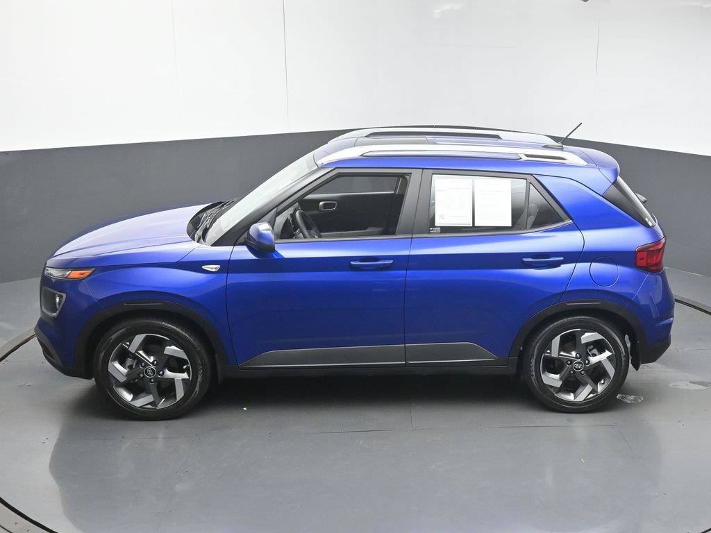 Used 2023 Hyundai Venue SEL FWD image 43