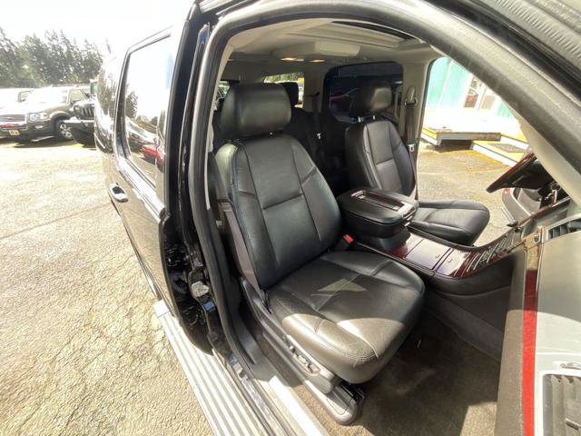 Used 2014 Cadillac Escalade Premium AWD/4WD image 20