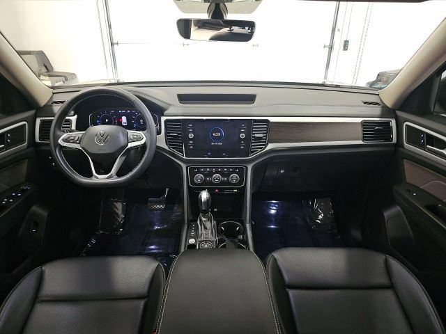 Used 2023 Volkswagen Atlas SE AWD/4WD image 32