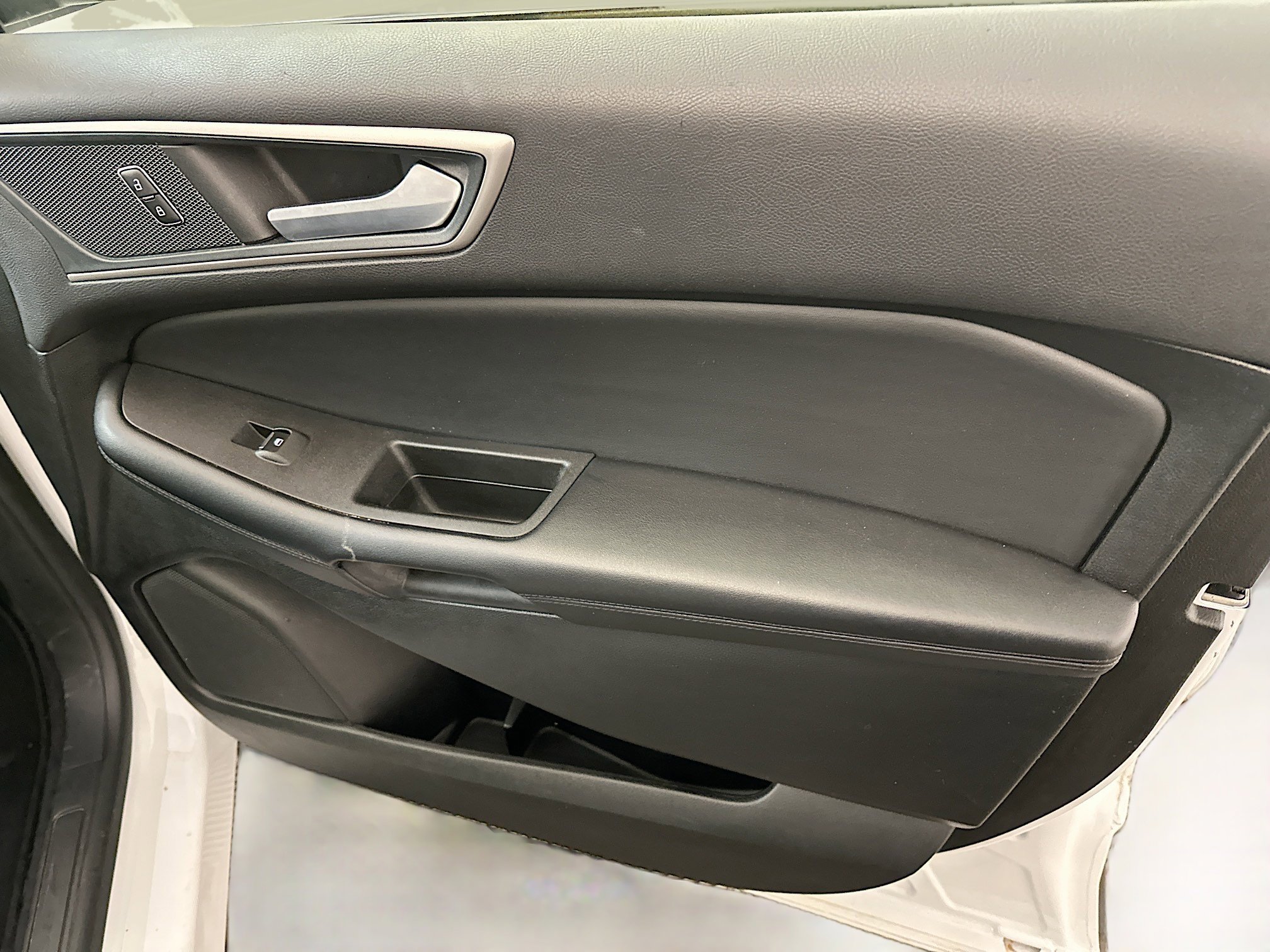 Used 2024 Ford Edge SEL image 33