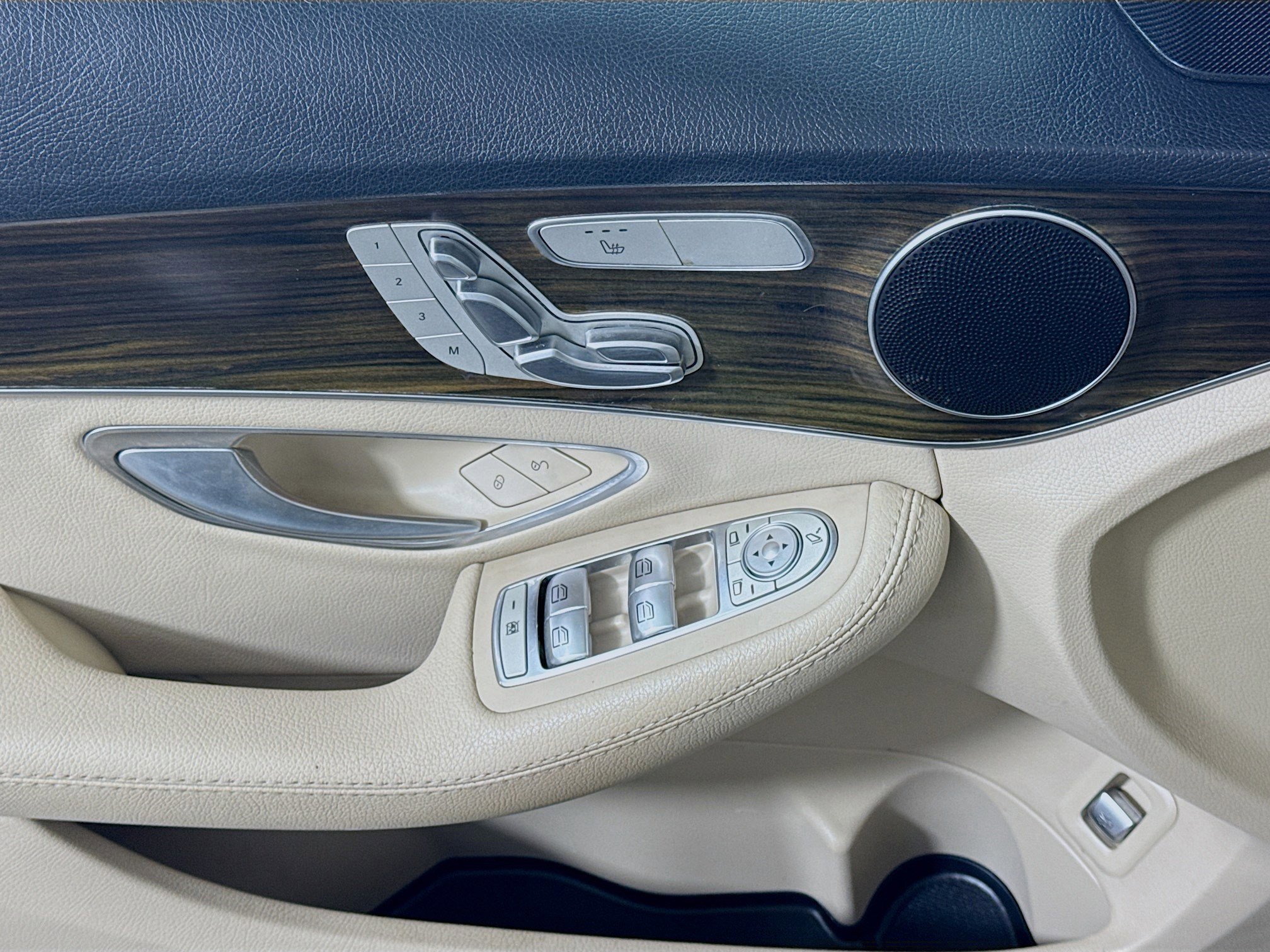 Used 2019 Mercedes-Benz C 300 Sedan image 24