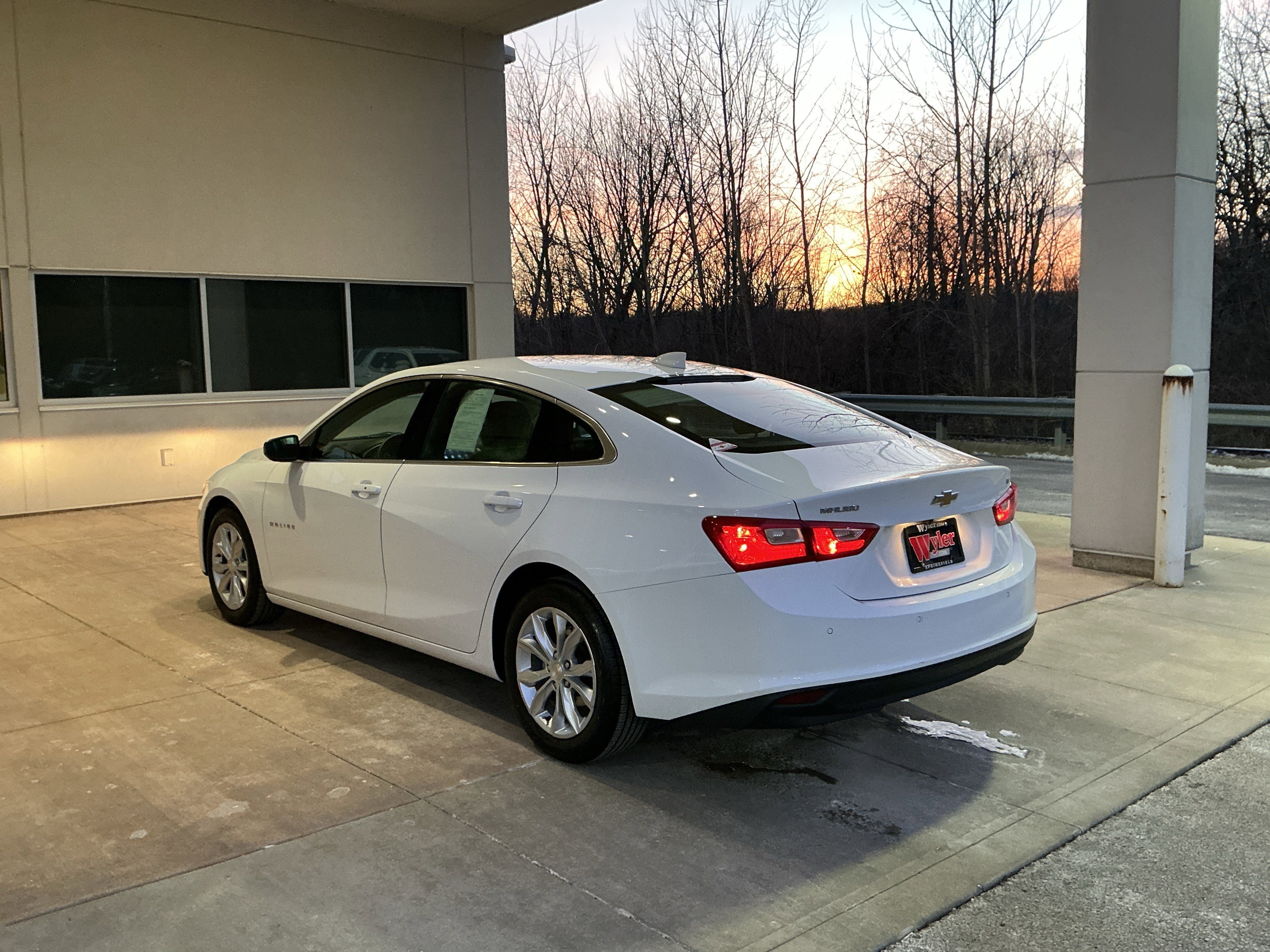 Used 2024 Chevrolet Malibu LT image 20
