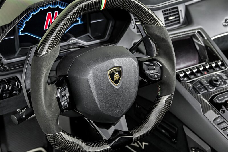 Used 2017 Lamborghini Aventador LP 750-4 Superveloce AWD/4WD image 17