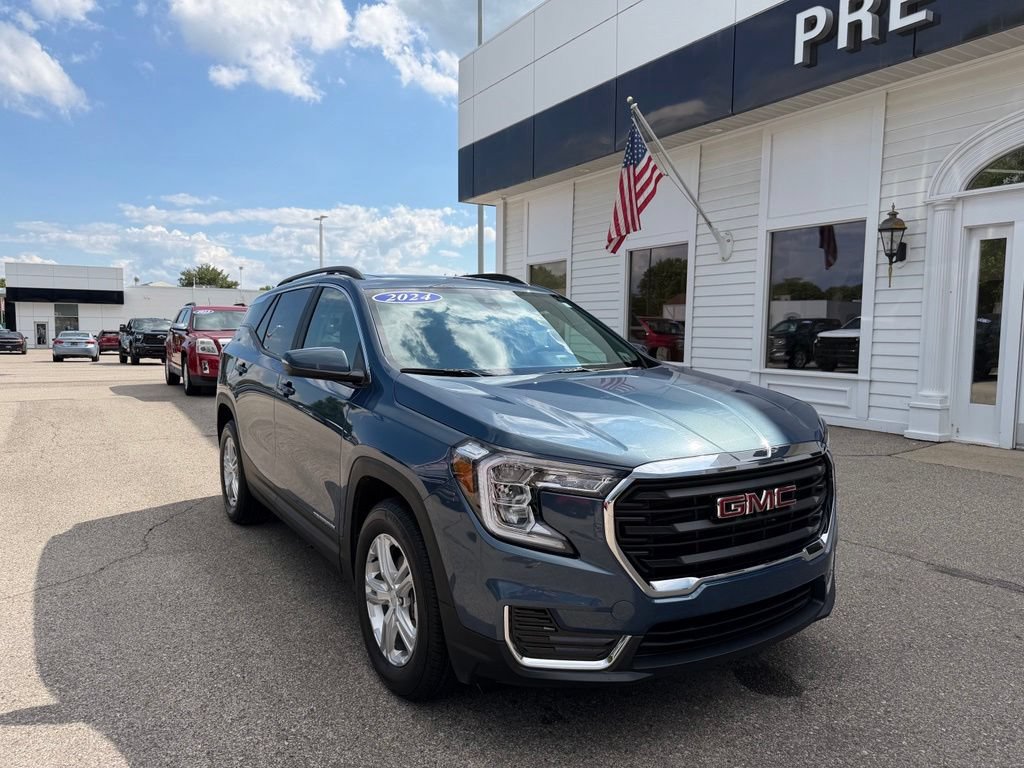 Certified 2024 GMC Terrain SLE w/ Driver Convenience Package AWD/4WD image 3
