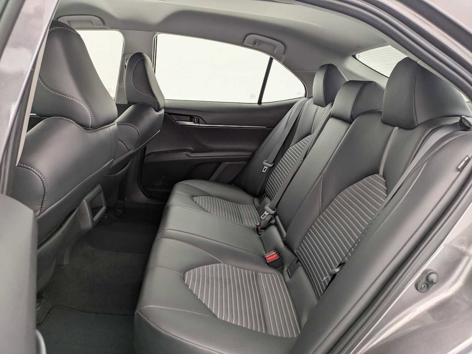 Used 2024 Toyota Camry SE FWD image 19