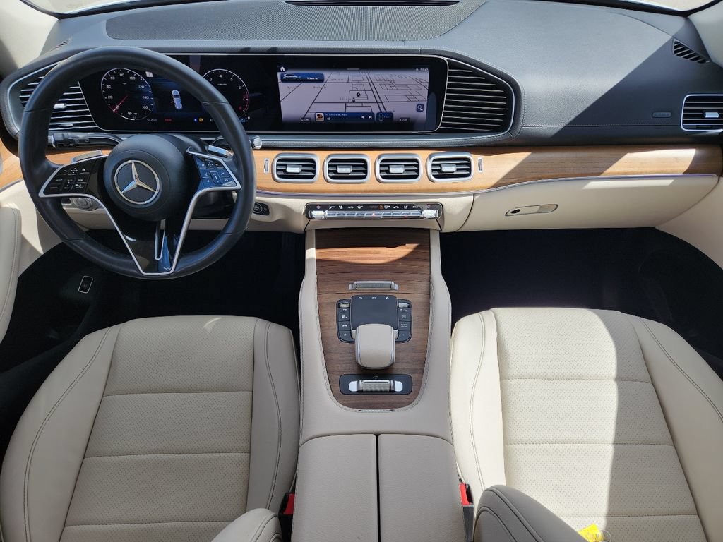 Used 2024 Mercedes-Benz GLS 450 4MATIC image 2