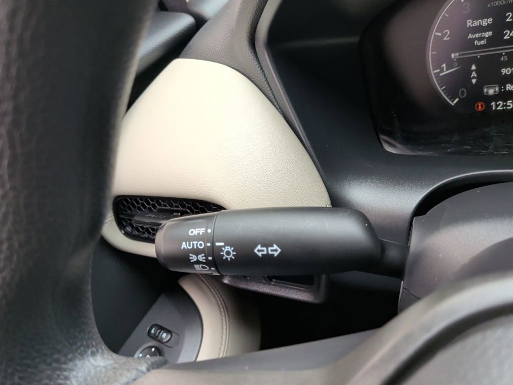 Certified 2025 Honda HR-V LX image 29