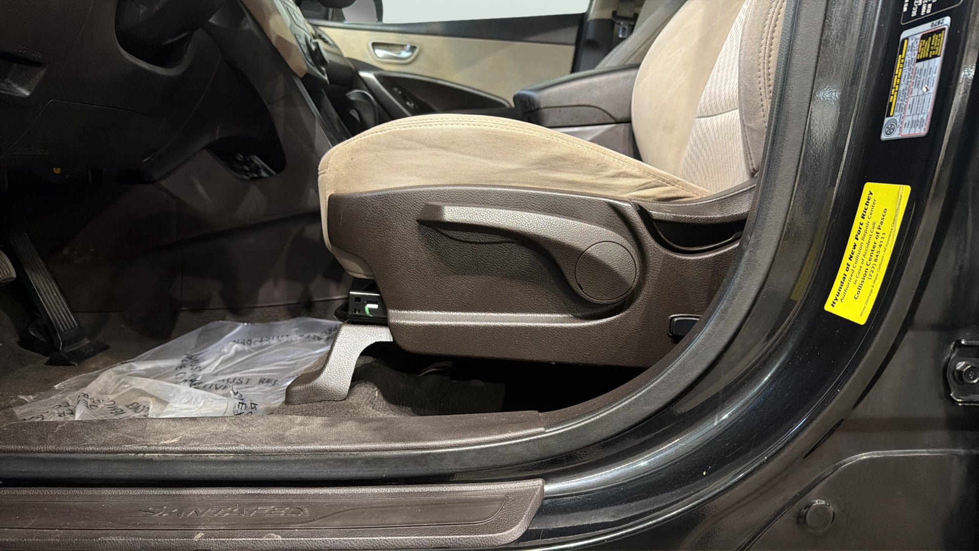 Used 2017 Hyundai Santa Fe Sport w/ Cargo Package FWD image 20