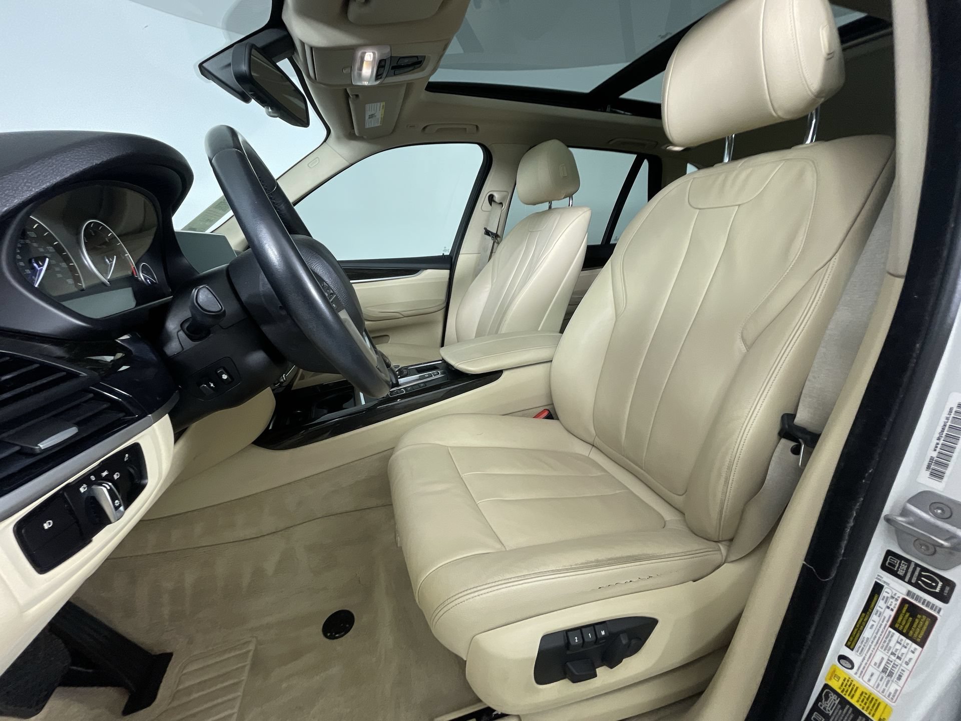 Used 2014 BMW X5 xDrive35d AWD/4WD image 16