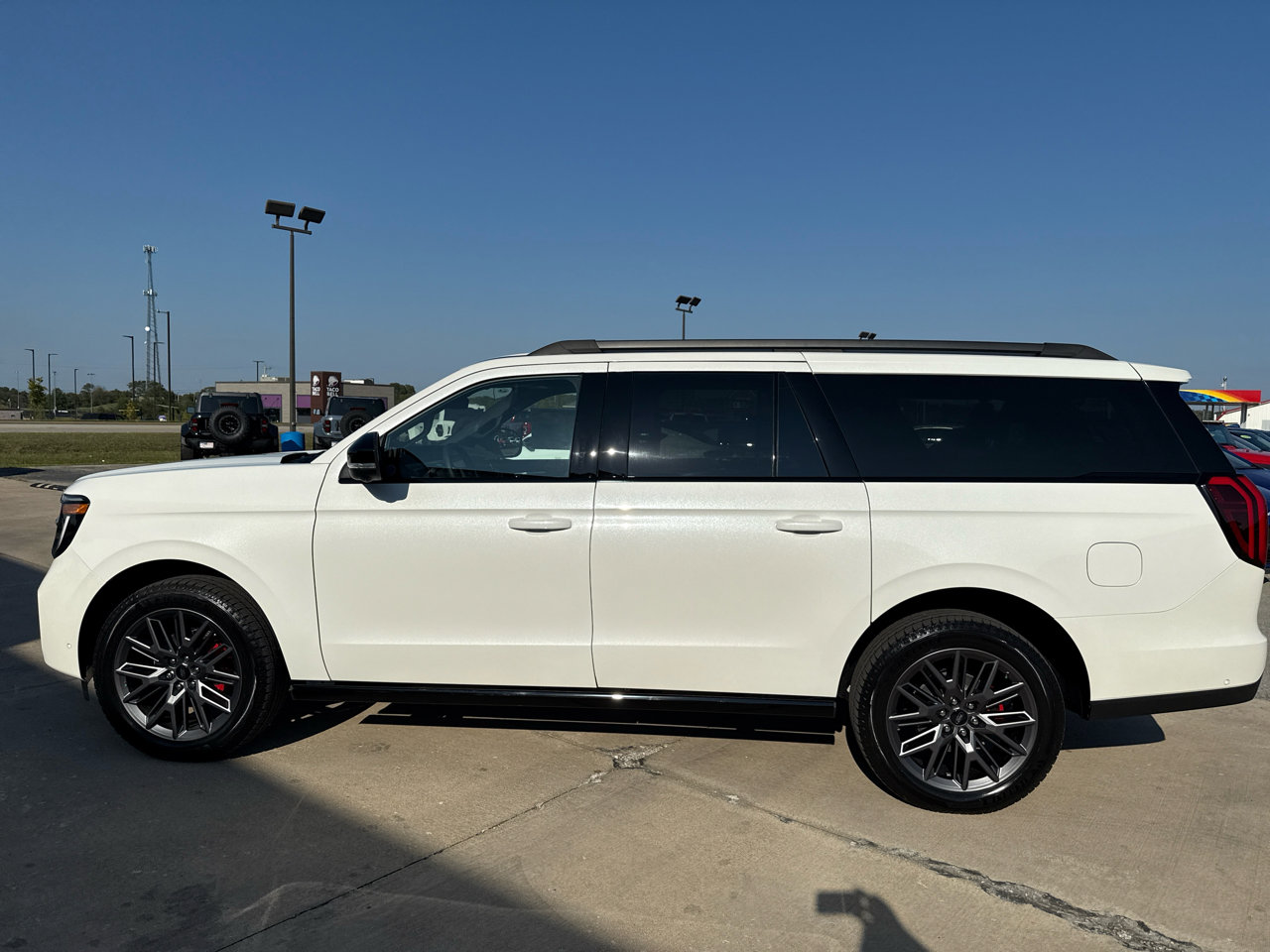 New 2025 Ford Expedition Max Platinum image 9