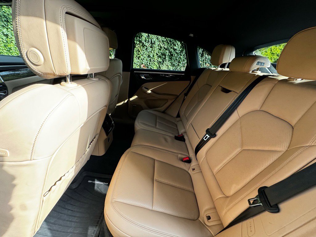 Used 2024 Porsche Macan image 19
