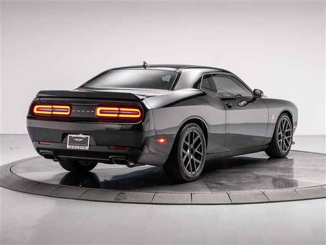 Used 2016 Dodge Challenger R/T Scat Pack RWD image 5