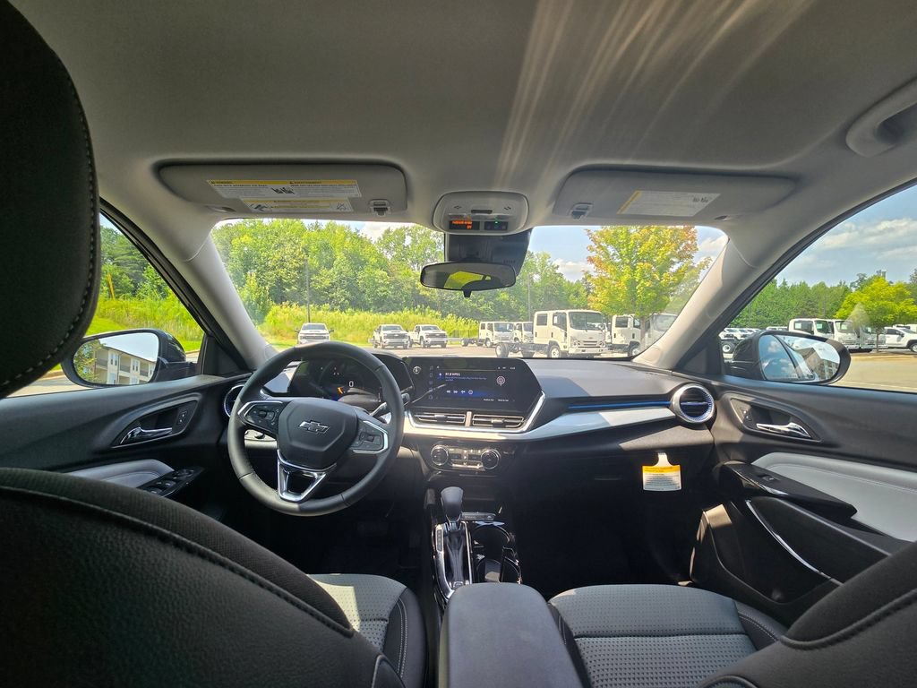 New 2026 Chevrolet Trax LT w/ Driver Confidence Package FWD image 37