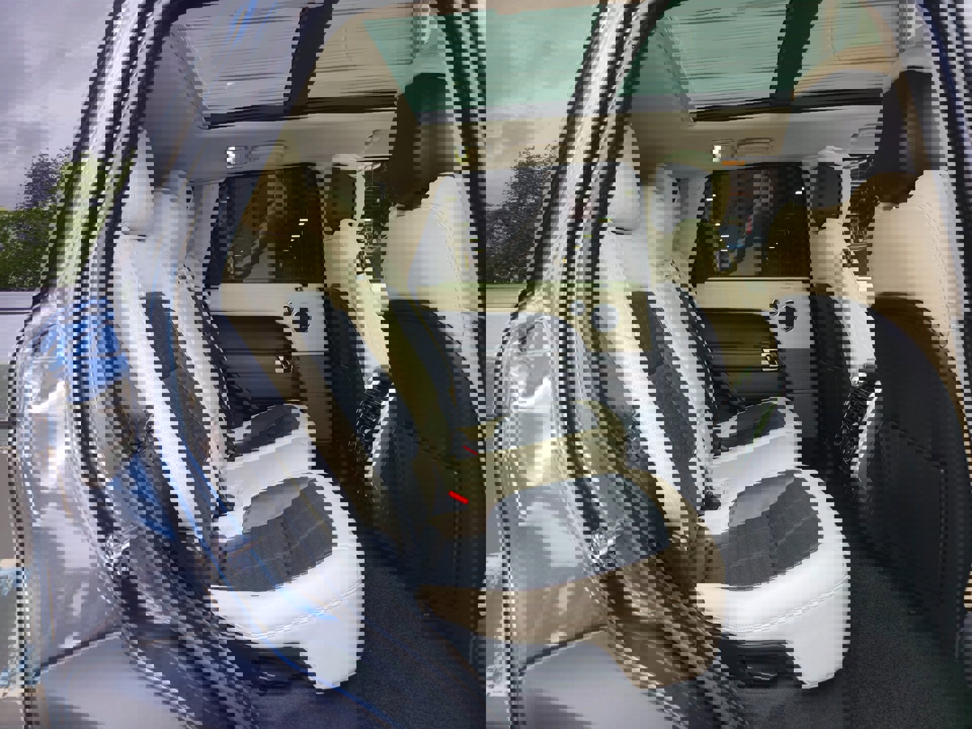 Used 2019 Land Rover Range Rover Sport HSE Dynamic image 30