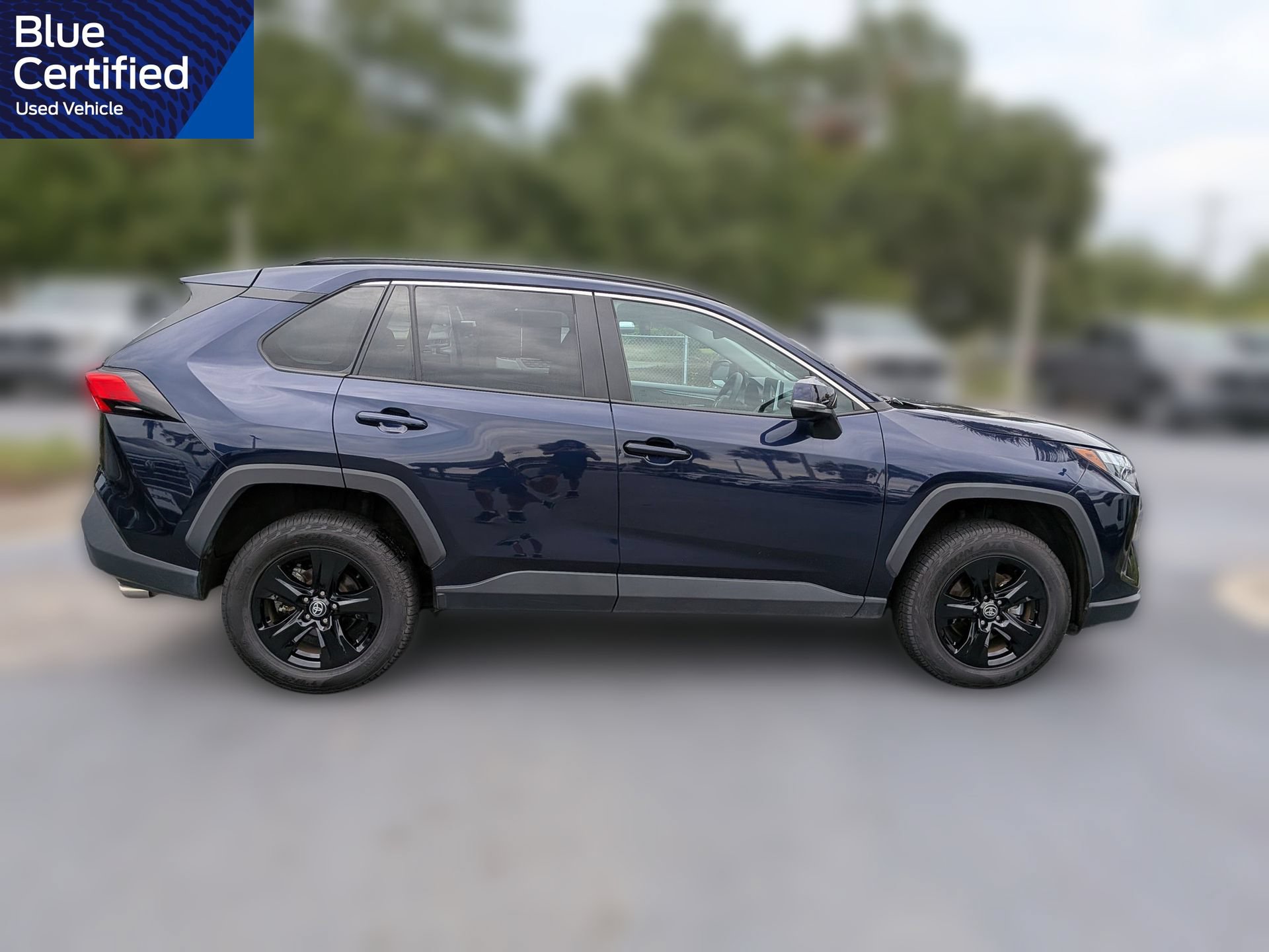 Used 2025 Toyota RAV4 XLE FWD image 3
