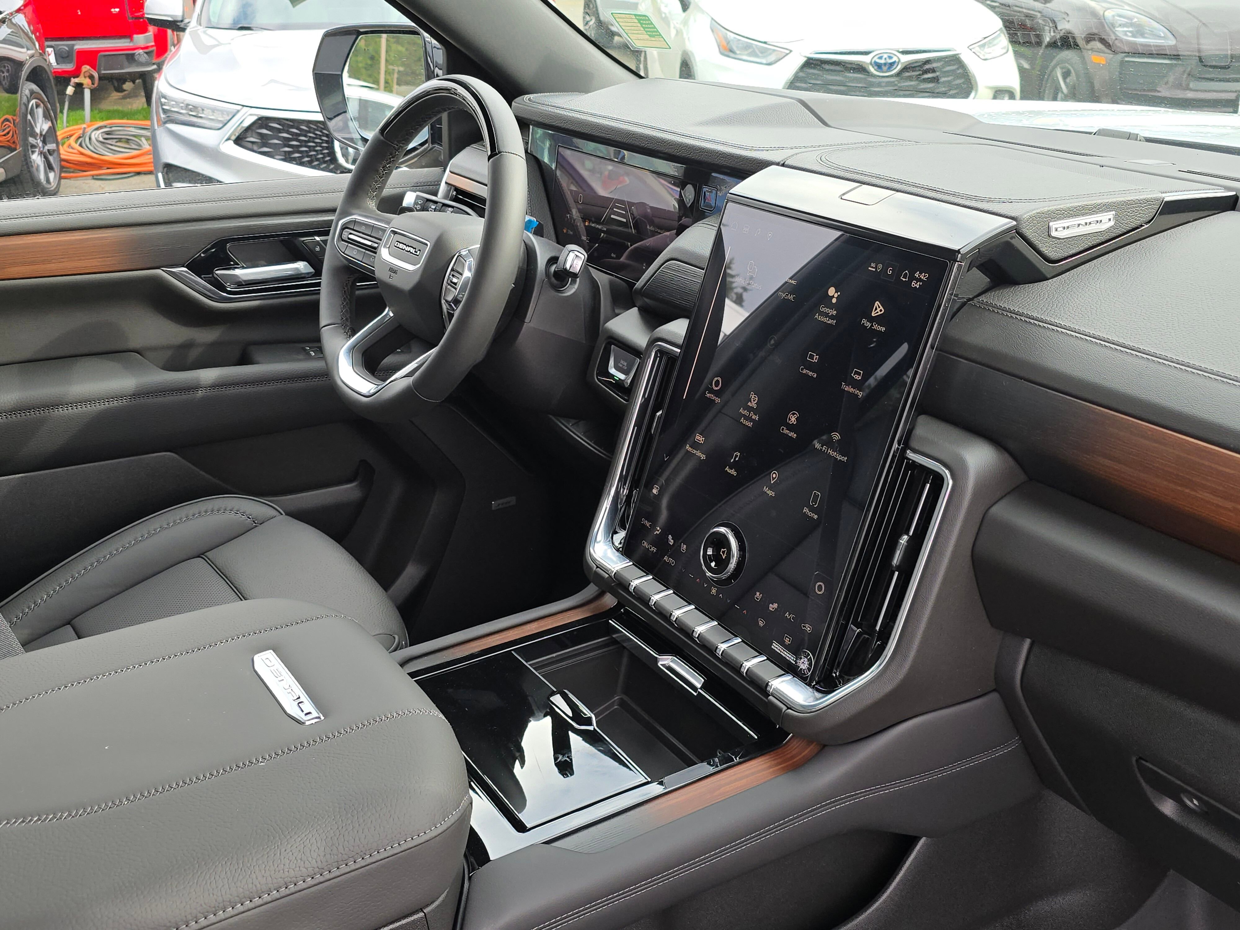 New 2026 GMC Yukon Denali w/ Denali Reserve Package image 10