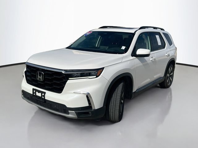Used 2025 Honda Pilot Elite image 4