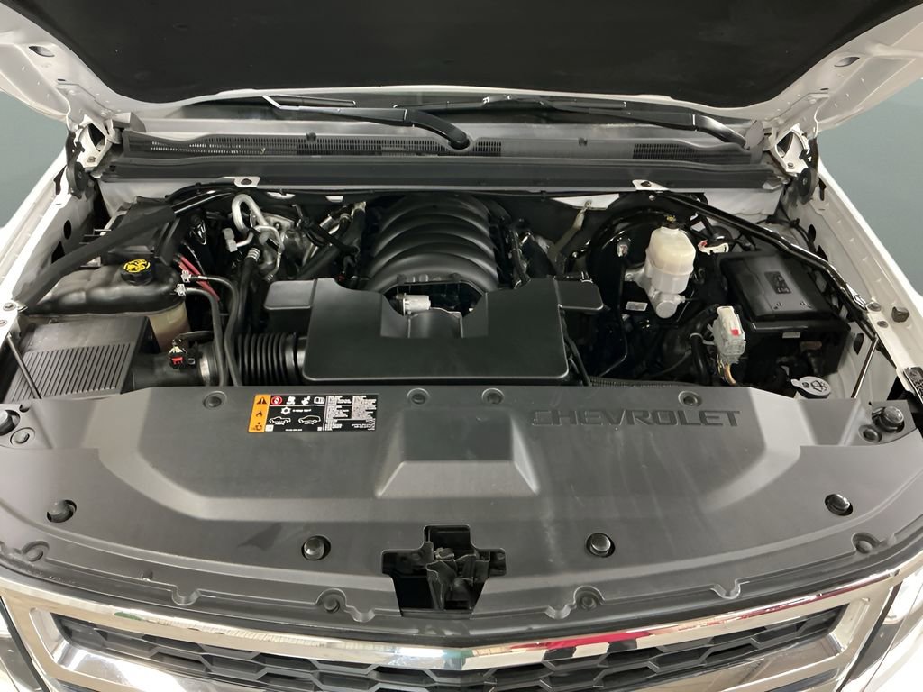Used 2019 Chevrolet Suburban LT image 3