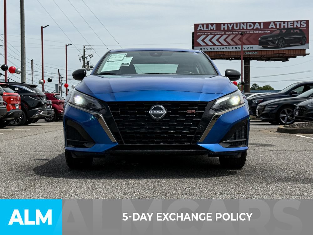 Used 2025 Nissan Altima 2.5 SR FWD image 3