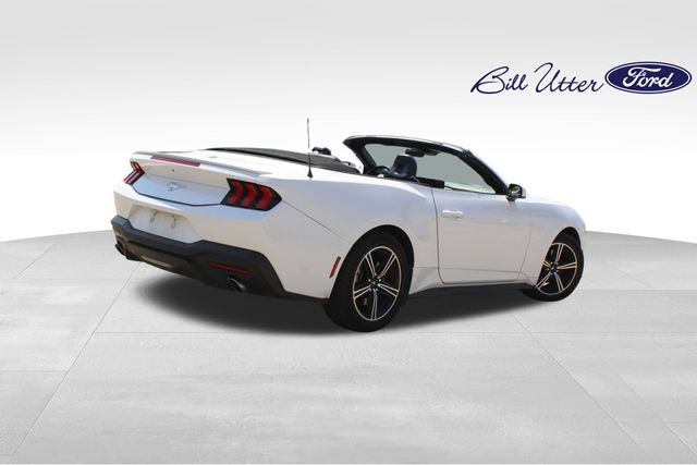Used 2025 Ford Mustang Premium RWD image 5