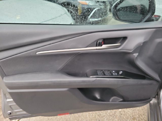 Used 2025 Toyota Camry SE FWD image 12