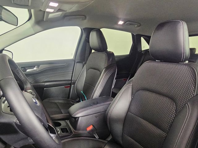 Used 2024 Ford Escape SE image 23