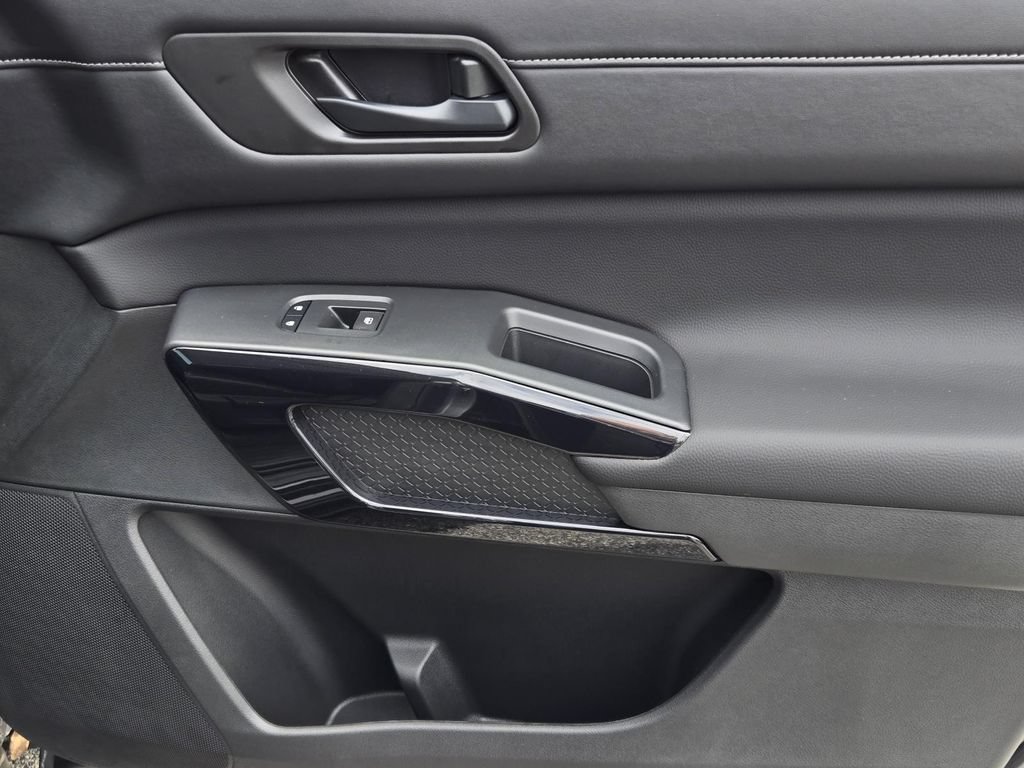 New 2026 Nissan Pathfinder SV FWD image 8