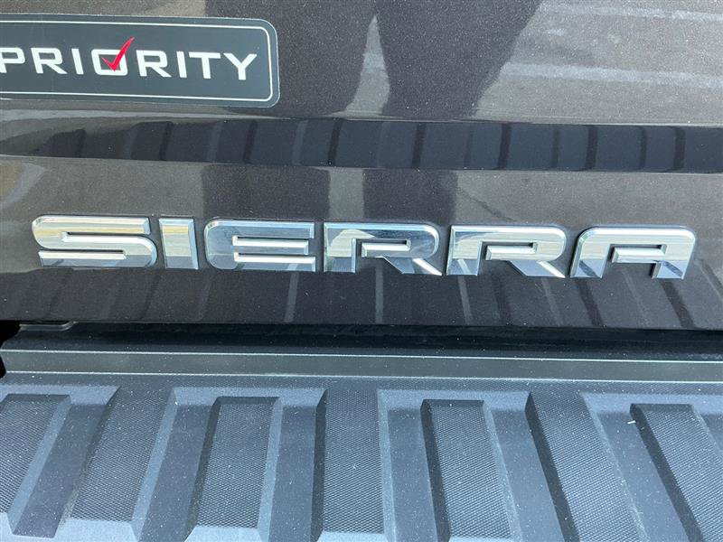Used 2015 GMC Sierra 1500 Denali RWD image 21