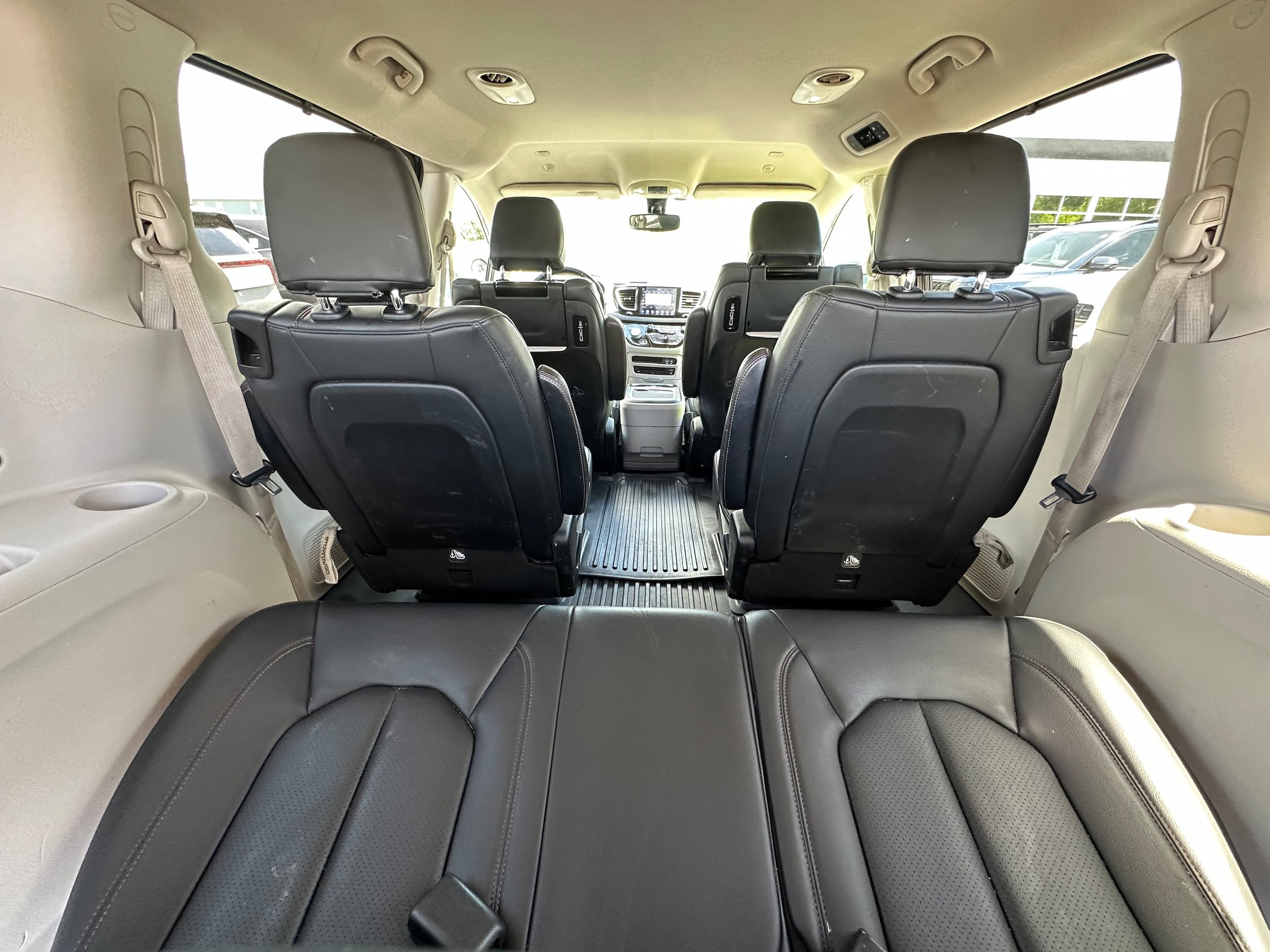 Used 2020 Chrysler Pacifica Touring-L Plus FWD image 6