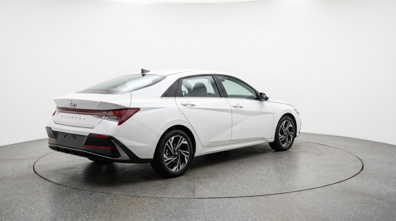 Used 2025 Hyundai Elantra SEL FWD image 9
