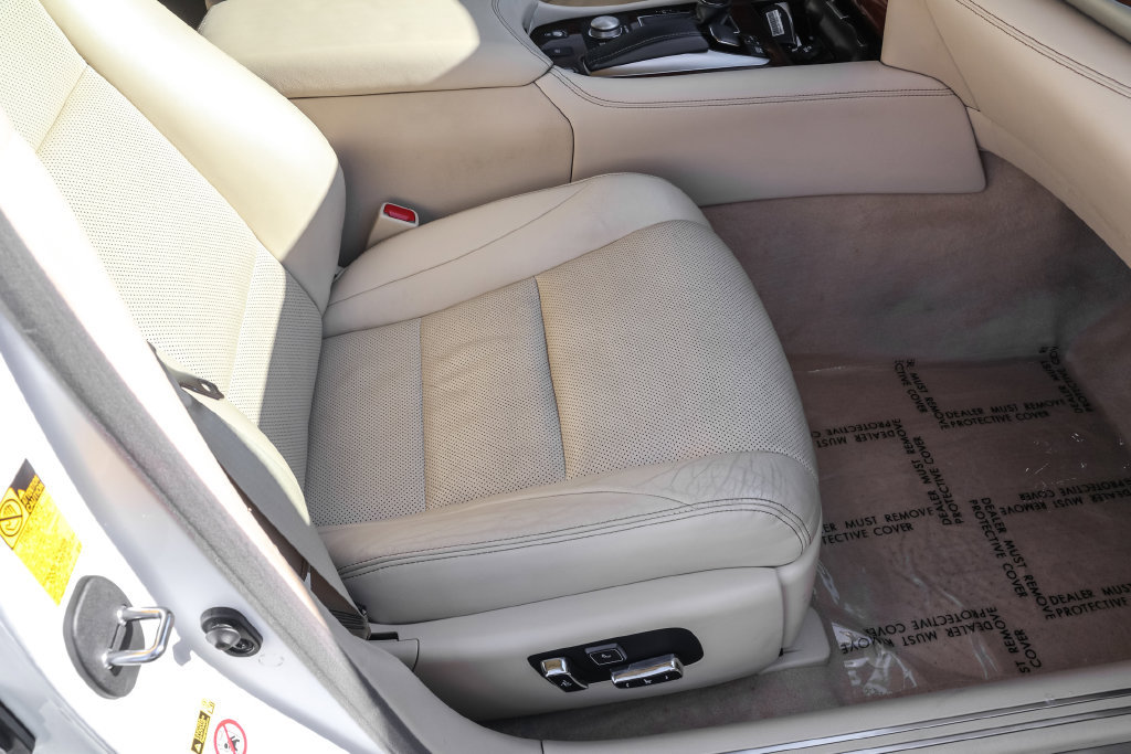 Used 2014 Lexus LS 460 AWD w/ Comfort Package image 40