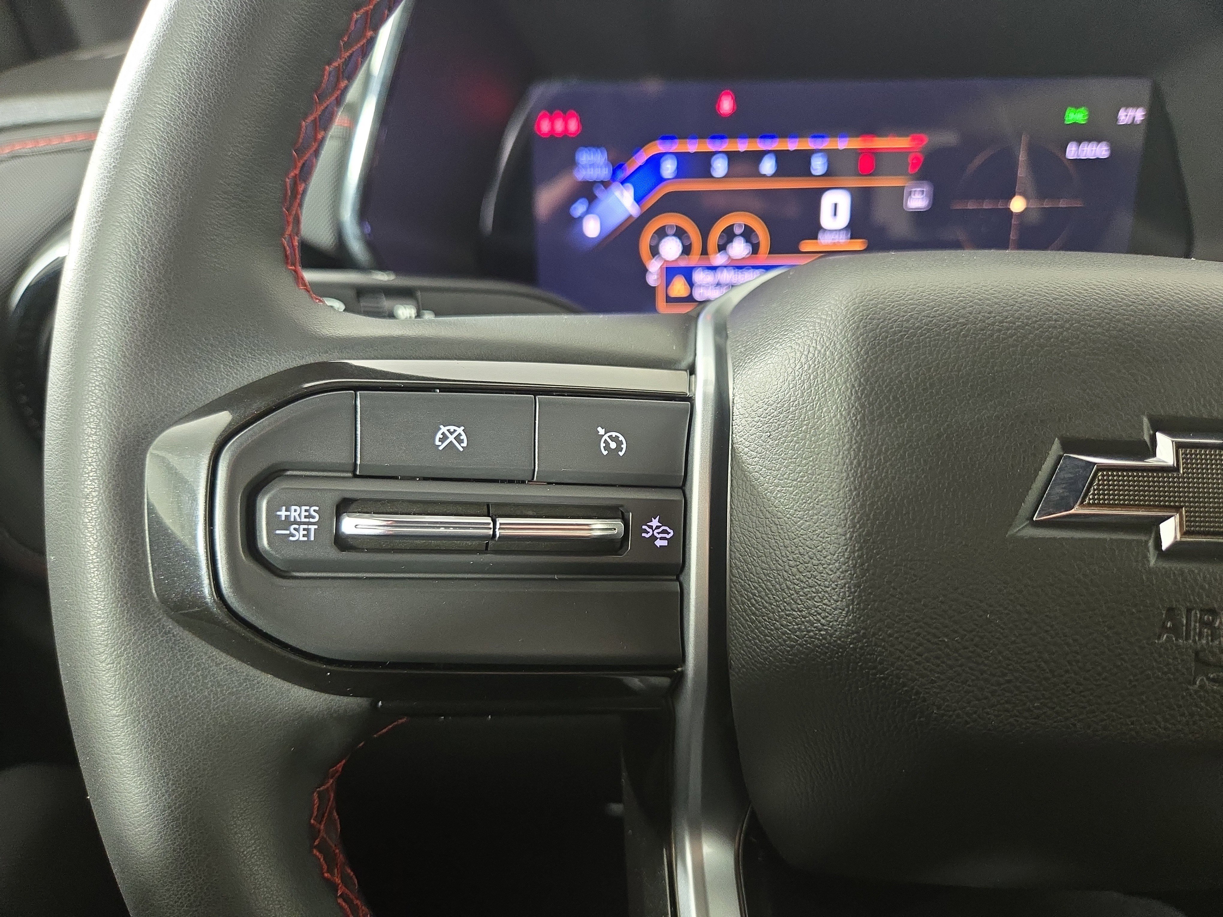 Certified 2024 Chevrolet Colorado Z71 w/ LPO, Dark Essentials Package image 15