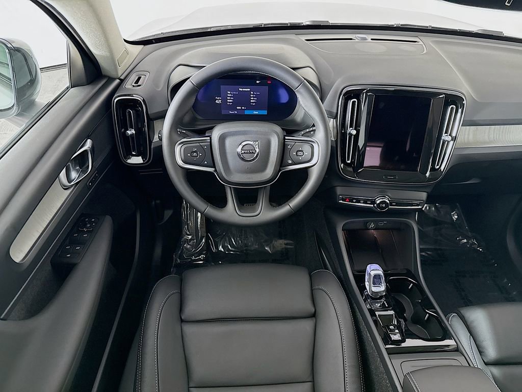 Used 2026 Volvo XC40 B5 Plus w/ Protection Package Premier image 22