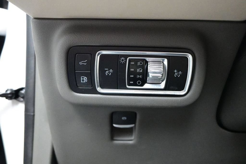 Used 2025 Lincoln Nautilus Reserve w/ Jet Appearance Package AWD/4WD image 14