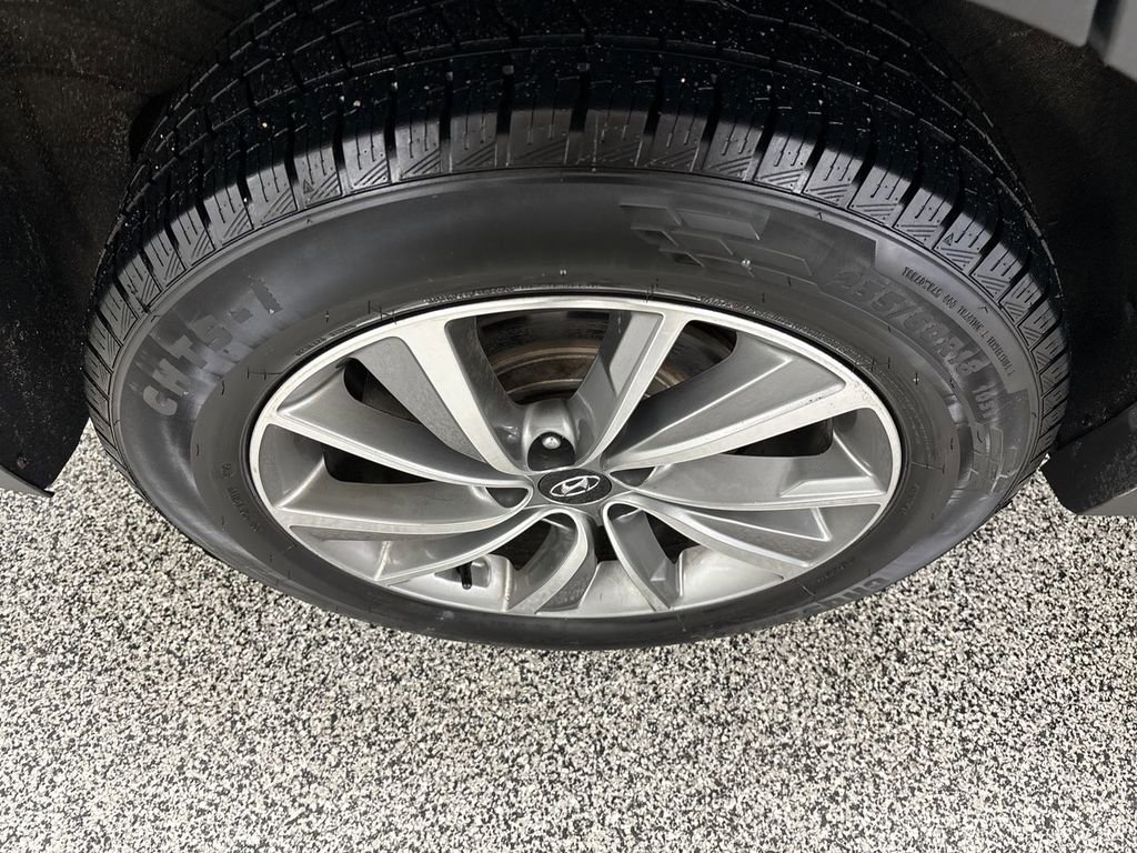 Used 2020 Hyundai Santa Fe SEL w/ Convenience + Premium Package image 31