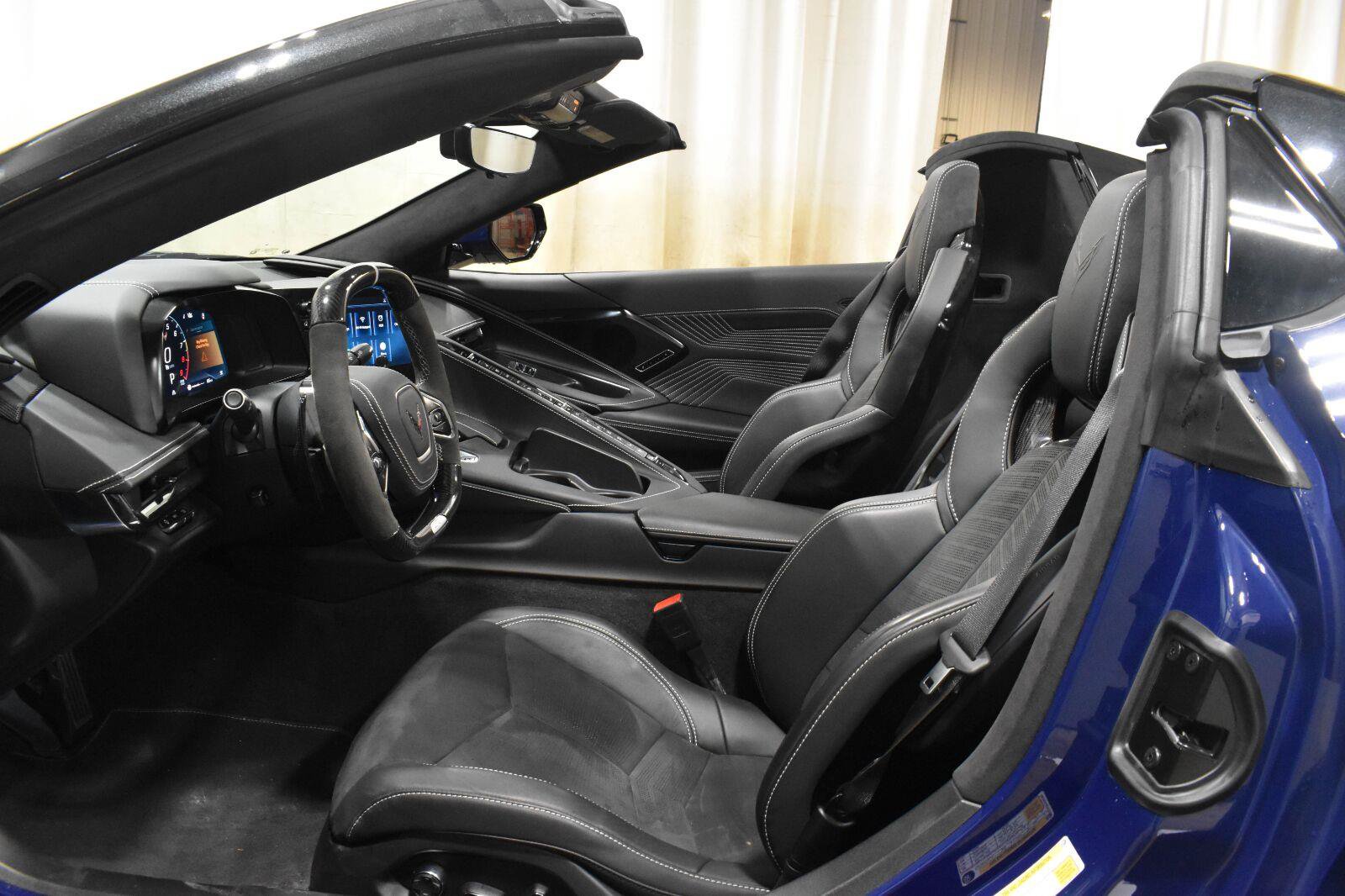 Used 2025 Chevrolet Corvette ZR1 w/ ZR1 Carbon Fiber Aero Package RWD image 3