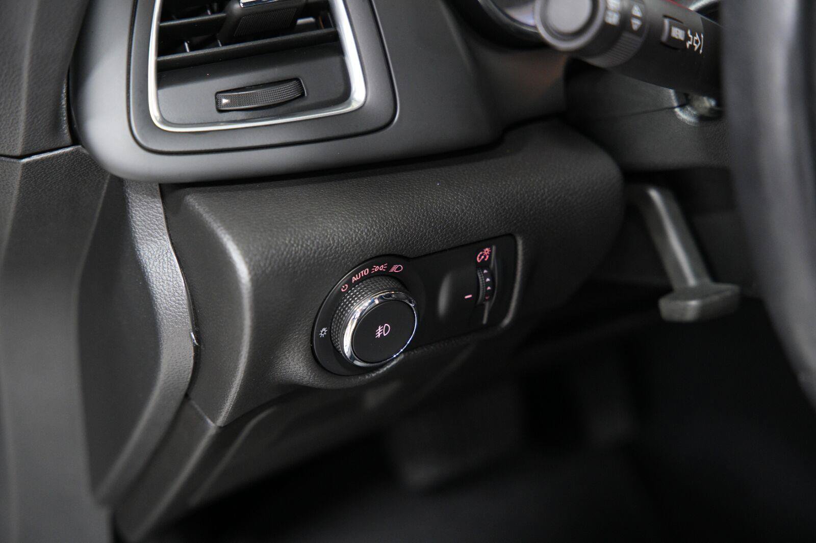 Certified 2018 Buick Cascada Premium FWD image 42
