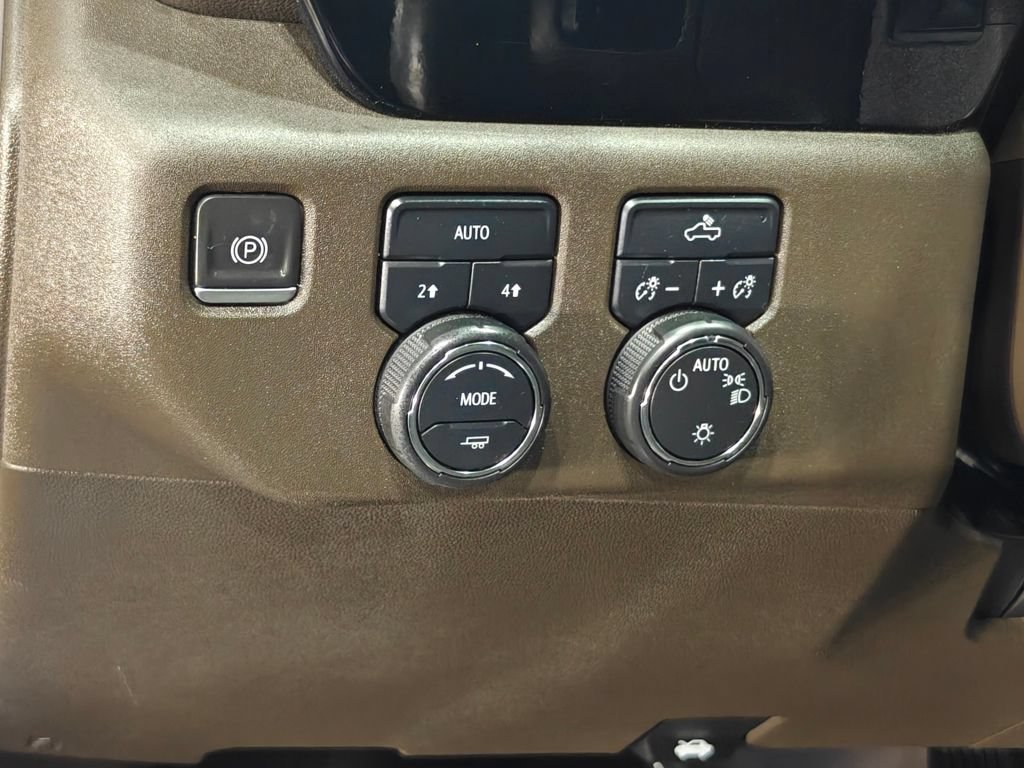 Used 2023 Chevrolet Silverado 1500 LT AWD/4WD image 10