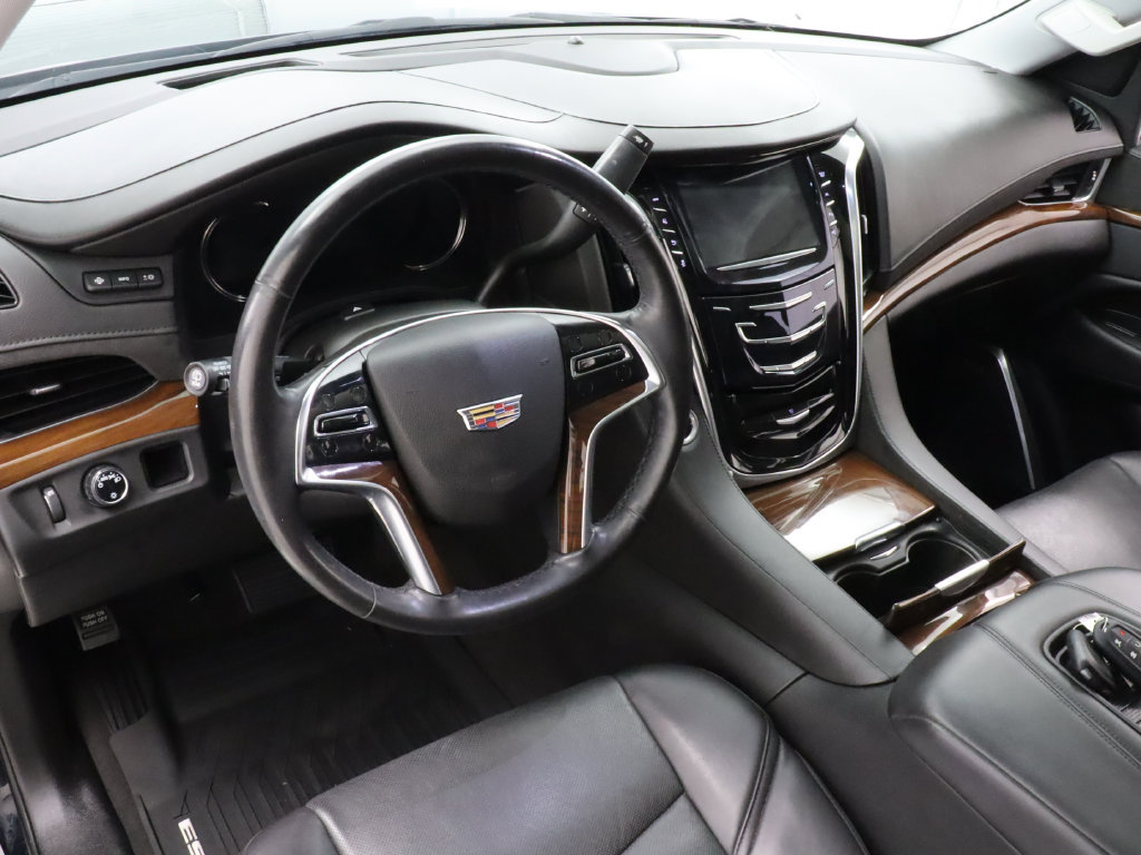 Used 2020 Cadillac Escalade Luxury w/ Escalade Sport Edition RWD image 12