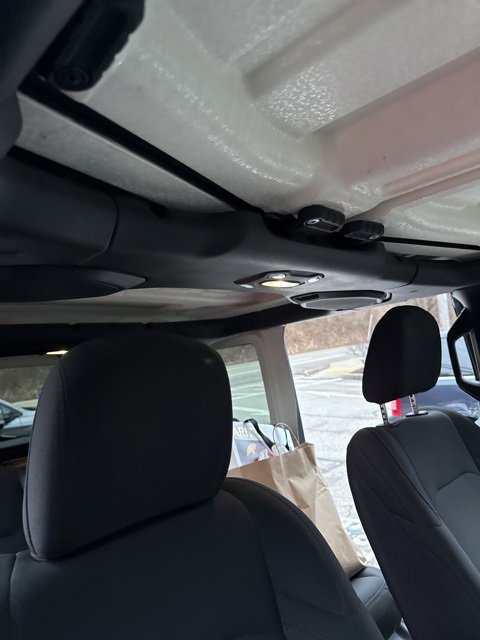 Used 2018 Jeep Wrangler Unlimited Sport S image 25