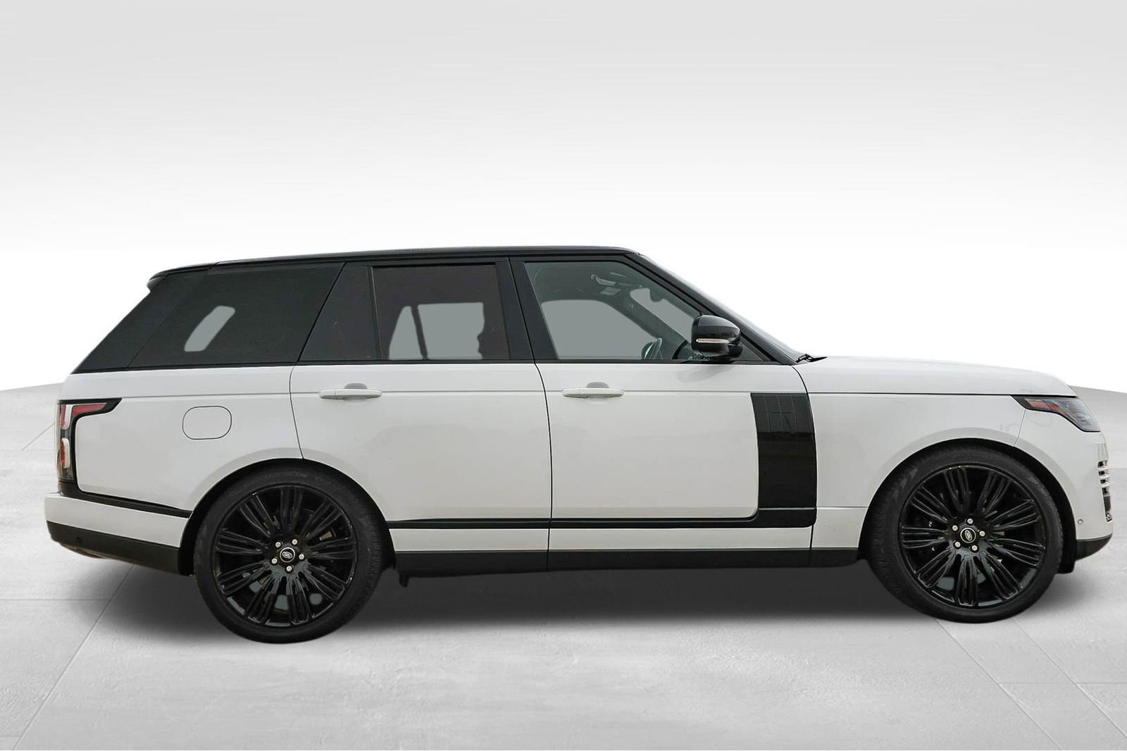 Used 2021 Land Rover Range Rover Westminster Edition image 4