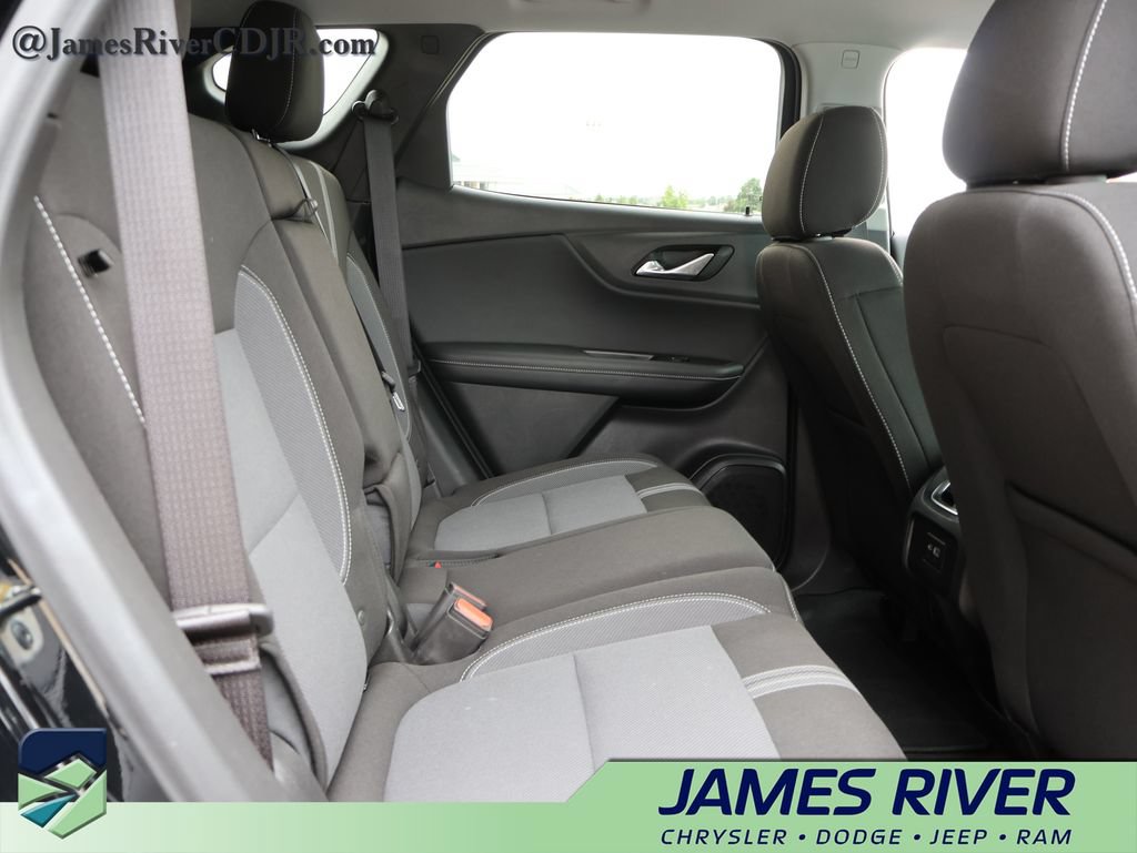 Used 2025 Chevrolet Blazer LT AWD/4WD image 12