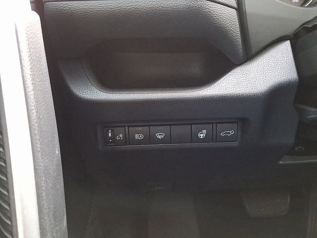 Used 2021 Toyota RAV4 XLE w/ Convenience Package AWD/4WD image 27