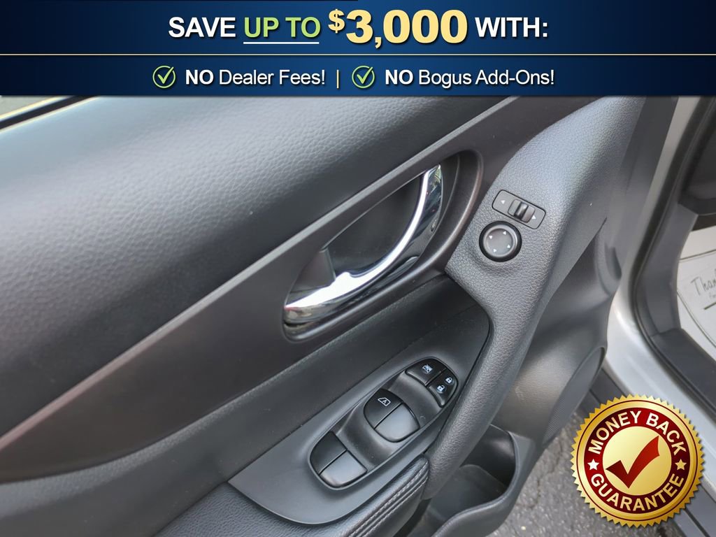 Used 2016 Nissan Rogue SV w/ SV Premium Package image 16