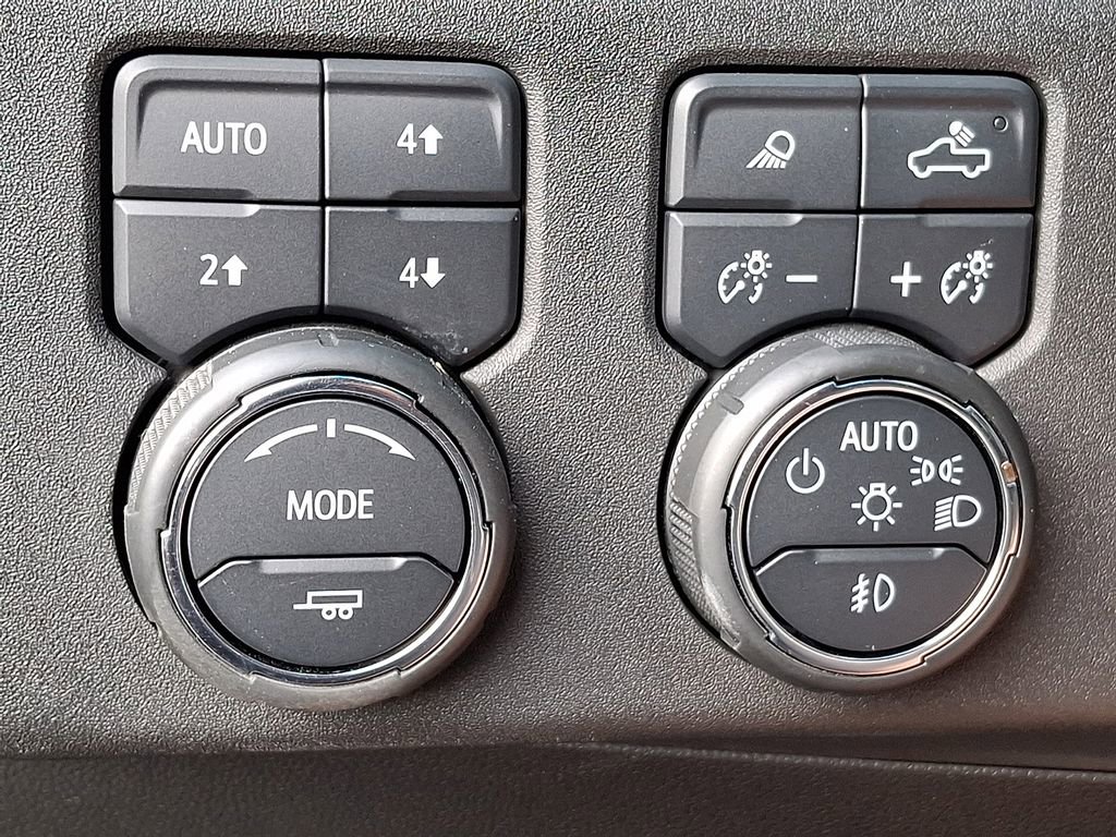 Used 2024 Chevrolet Silverado 2500 ZR2 w/ Technology Package image 23