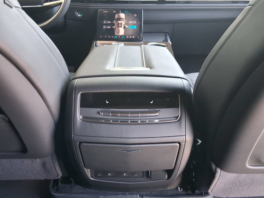 New 2026 Cadillac Escalade Platinum Sport w/ LPO, Floor Liner Package AWD/4WD image 25