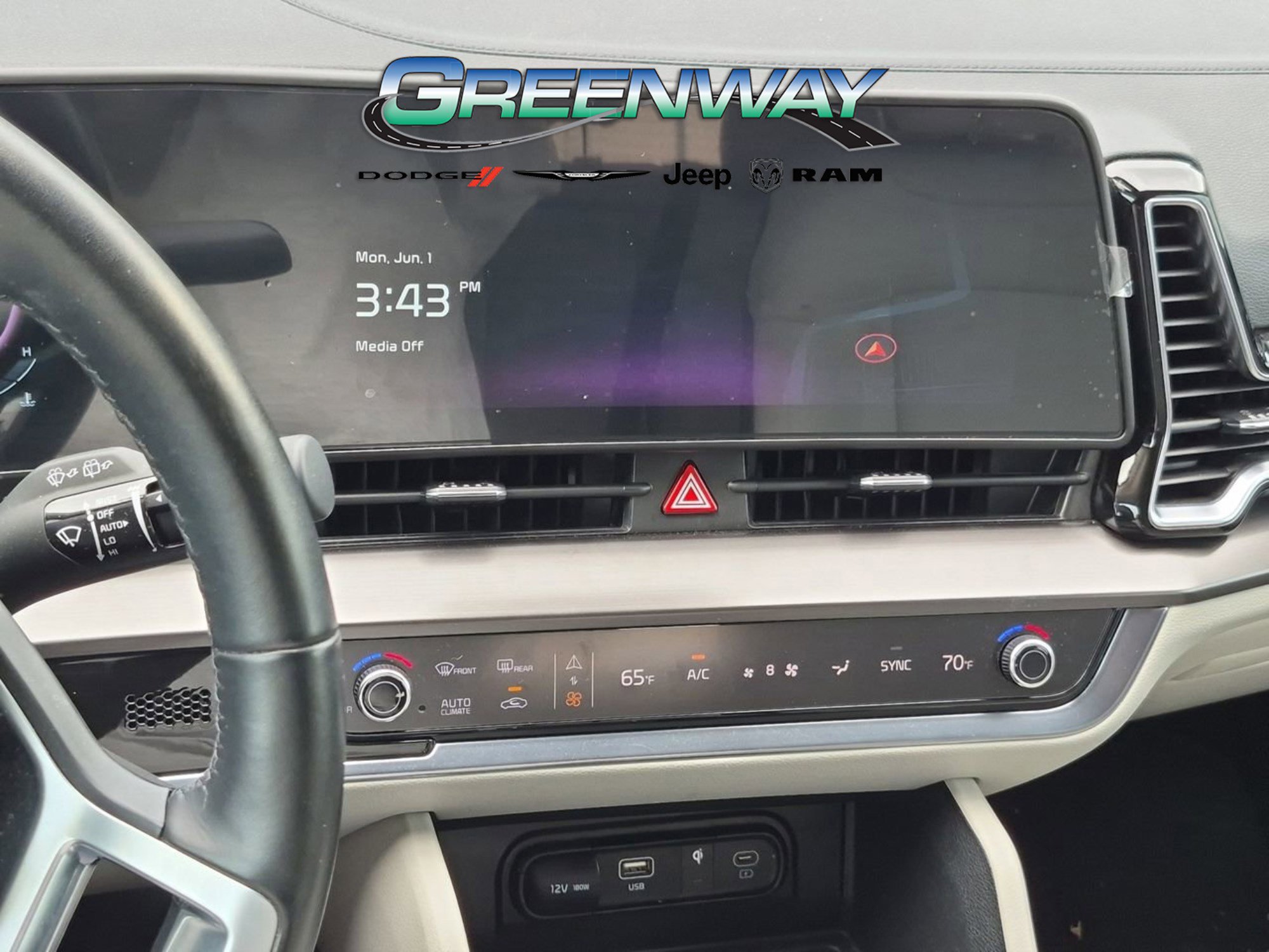 Used 2024 Kia Sportage EX FWD image 18