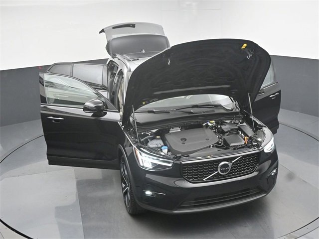 Used 2024 Volvo XC40 B5 Plus w/ Climate Package image 51