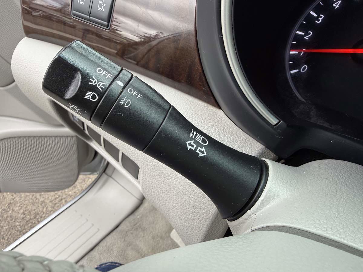 Used 2016 Nissan Quest SV image 32